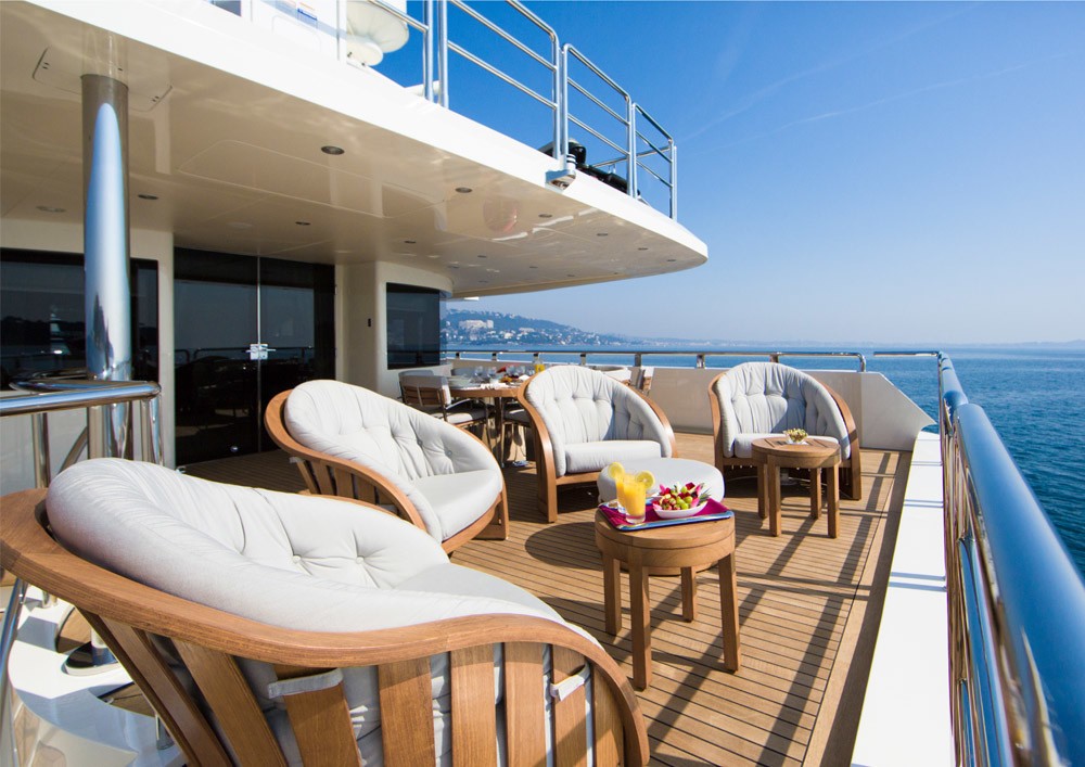 Yacht ROBUSTO, Lloyds Ships | CHARTERWORLD Luxury Superyacht Charters